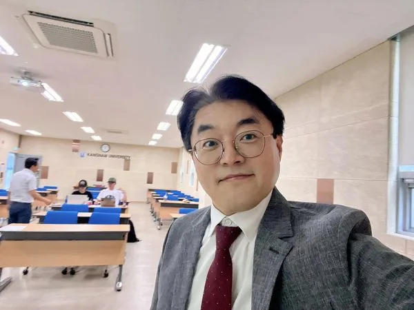 강남대학교 챗GPT와 AI도구 활용법 특강 교육 현장 - 나눔경영컨설팅 김종혁