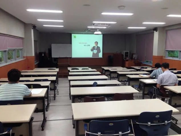 제주대학교 평생교육원 전쟁과 전투로 배우는 비즈니스전략 교육 현장 - 나눔경영컨설팅 김종혁 강사