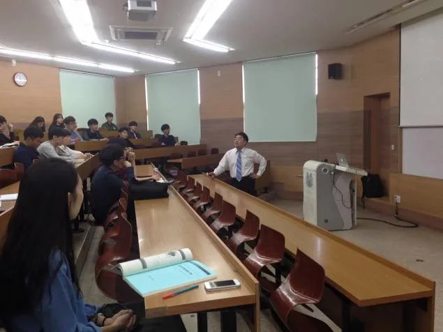울산대학교 창업 아이템 발굴 특강 교육 현장 - 나눔경영컨설팅 김종혁 강사