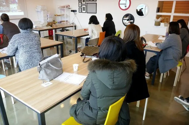 (주)오아시스 프리저브드플라워 마케팅컨설턴트 교육 5회차중 3회차 교육 교육 현장 - 나눔경영컨설팅 김종혁 강사