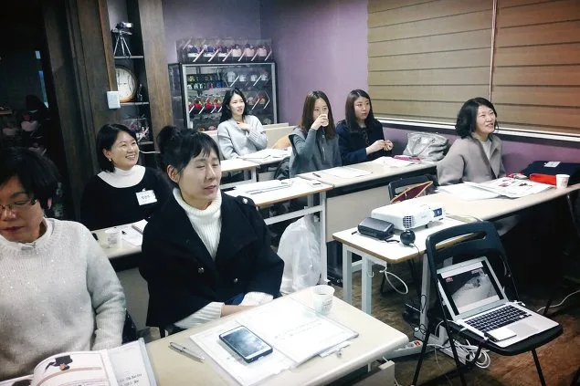 (주)오아시스 프리저브드플라워 마케팅컨설턴트 교육 5회차중 4회차 교육 현장 - 나눔경영컨설팅 김종혁 강사