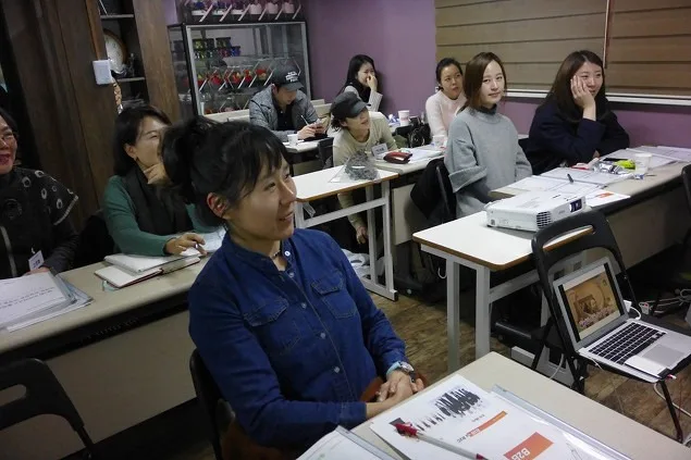 (주)오아시스 프리저브드플라워 마케팅컨설턴트 교육 5회차중 5회차 교육 현장 - 나눔경영컨설팅 김종혁 강사