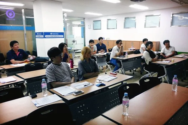 경일대학교 창업지원단 해외시장개척 전략과 노하우 특강 교육 현장 - 나눔경영컨설팅 김종혁 강사