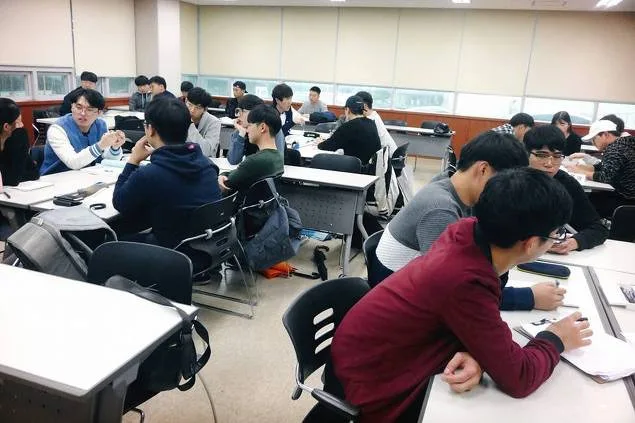 부산대학교 창업마케팅수업 교육 현장 - 나눔경영컨설팅 김종혁 강사