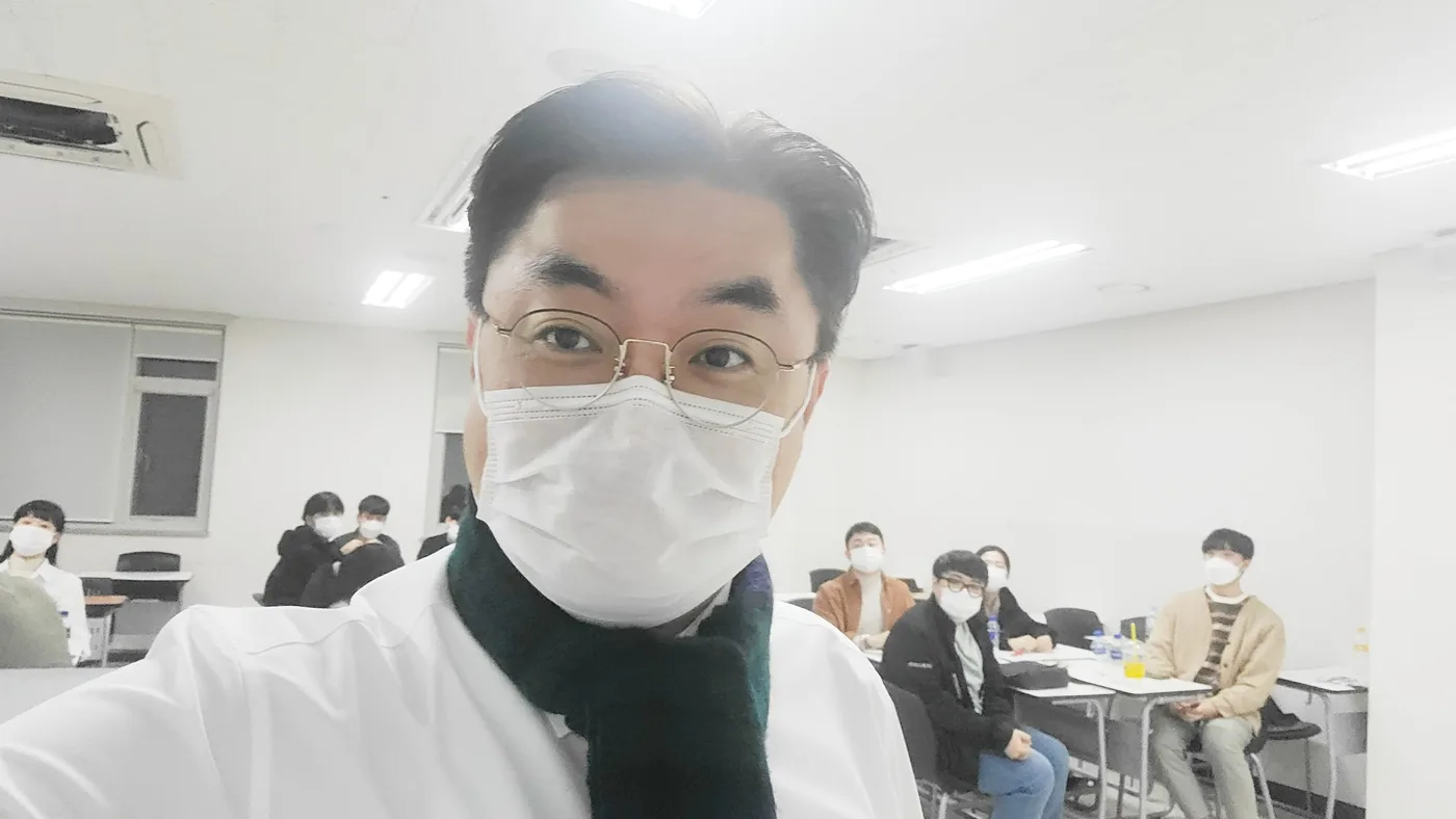 경남대학교 해외전시회 운영, 세일즈 프레젠테이션 실습&피드백 교육 현장 - 나눔경영컨설팅 김종혁 강사