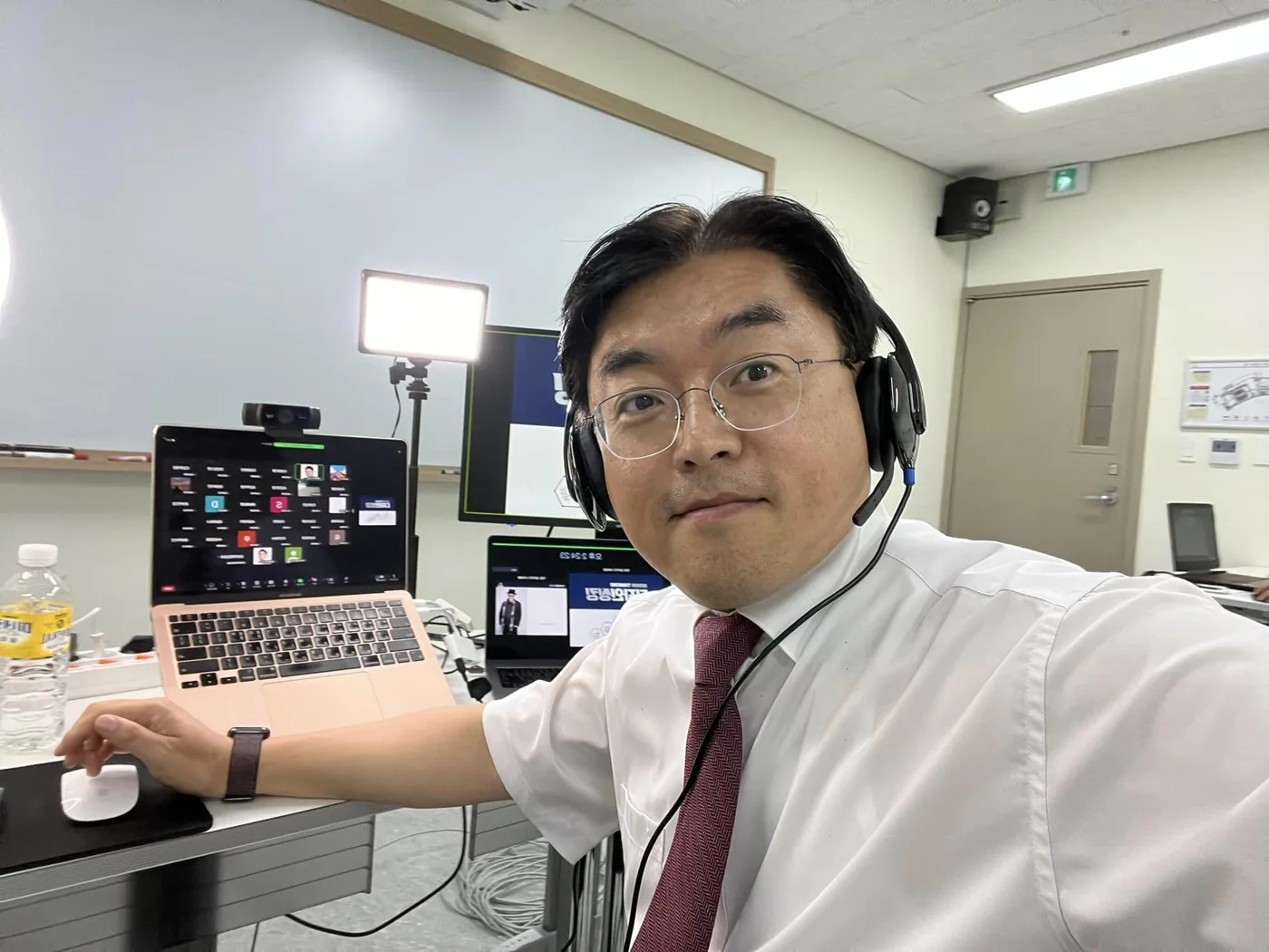 UST 디자인씽킹 워크샵 1/4 교육 현장 - 나눔경영컨설팅 김종혁 강사