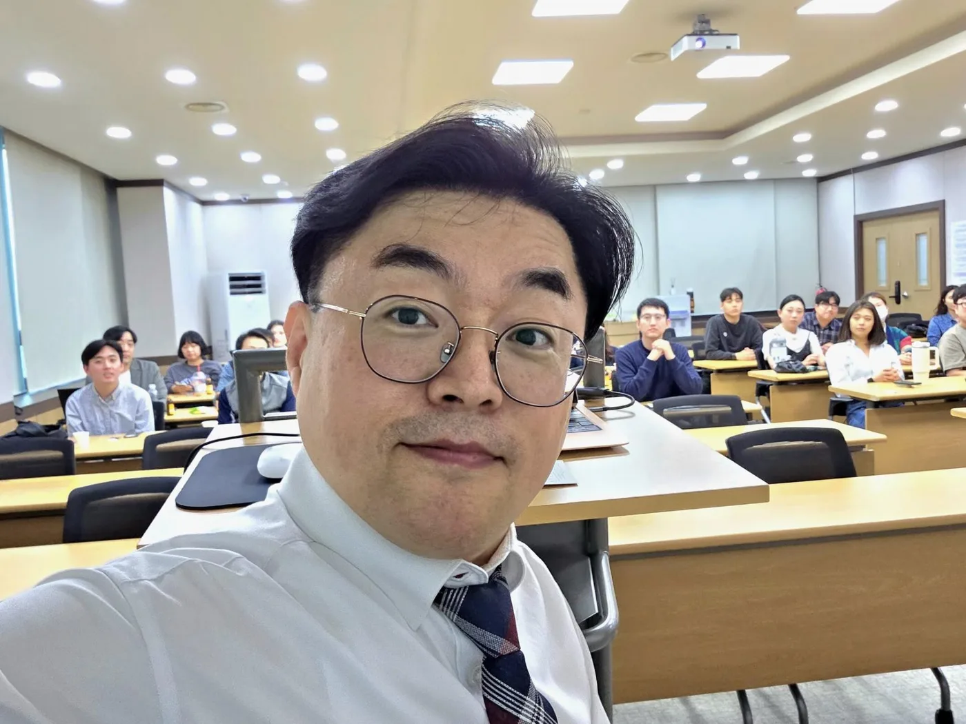 랩스엠알오 B2B마케팅 AI도구 활용법 교육 교육 현장 - 나눔경영컨설팅 김종혁